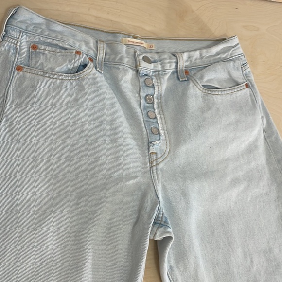 Levi's premium denim wedgie straight light wash size 32‎ - Picture 3 of 9